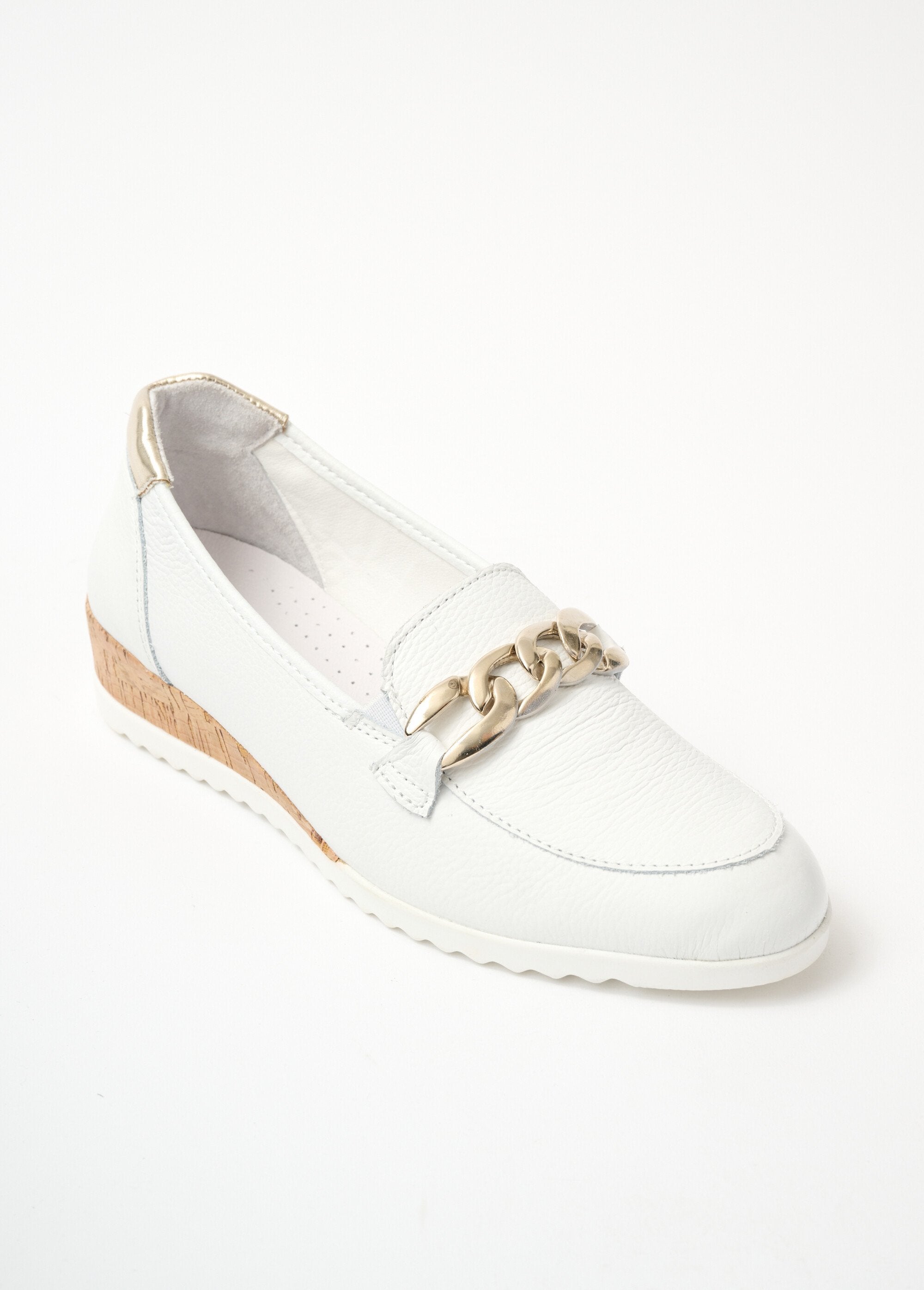 Mocasines_cadena_ancho_confort_con_cuña_Blanco,_Blanca_FA1_slim