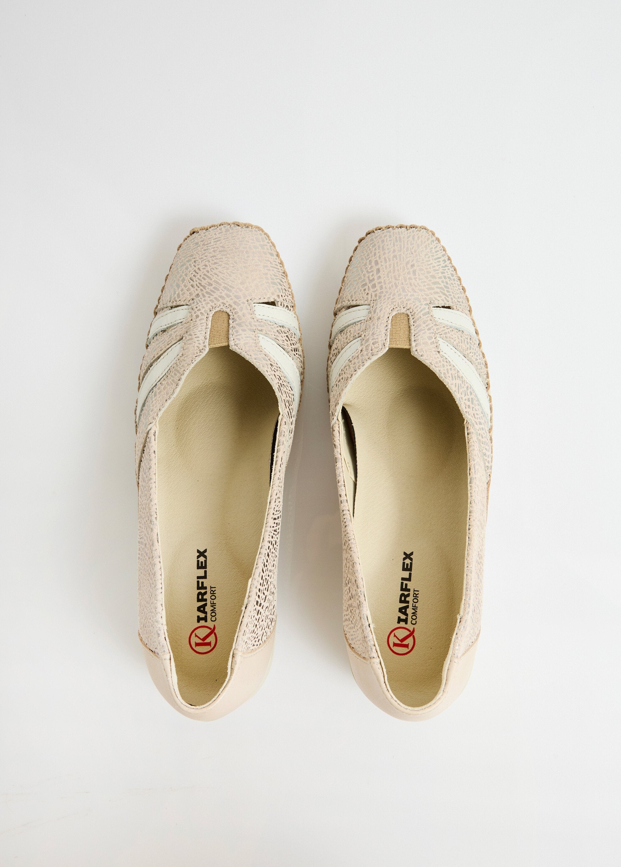 Mocasines_de_cuña_de_piel_con_ancho_suave_y_cómodo._Lunar_OV1_slim