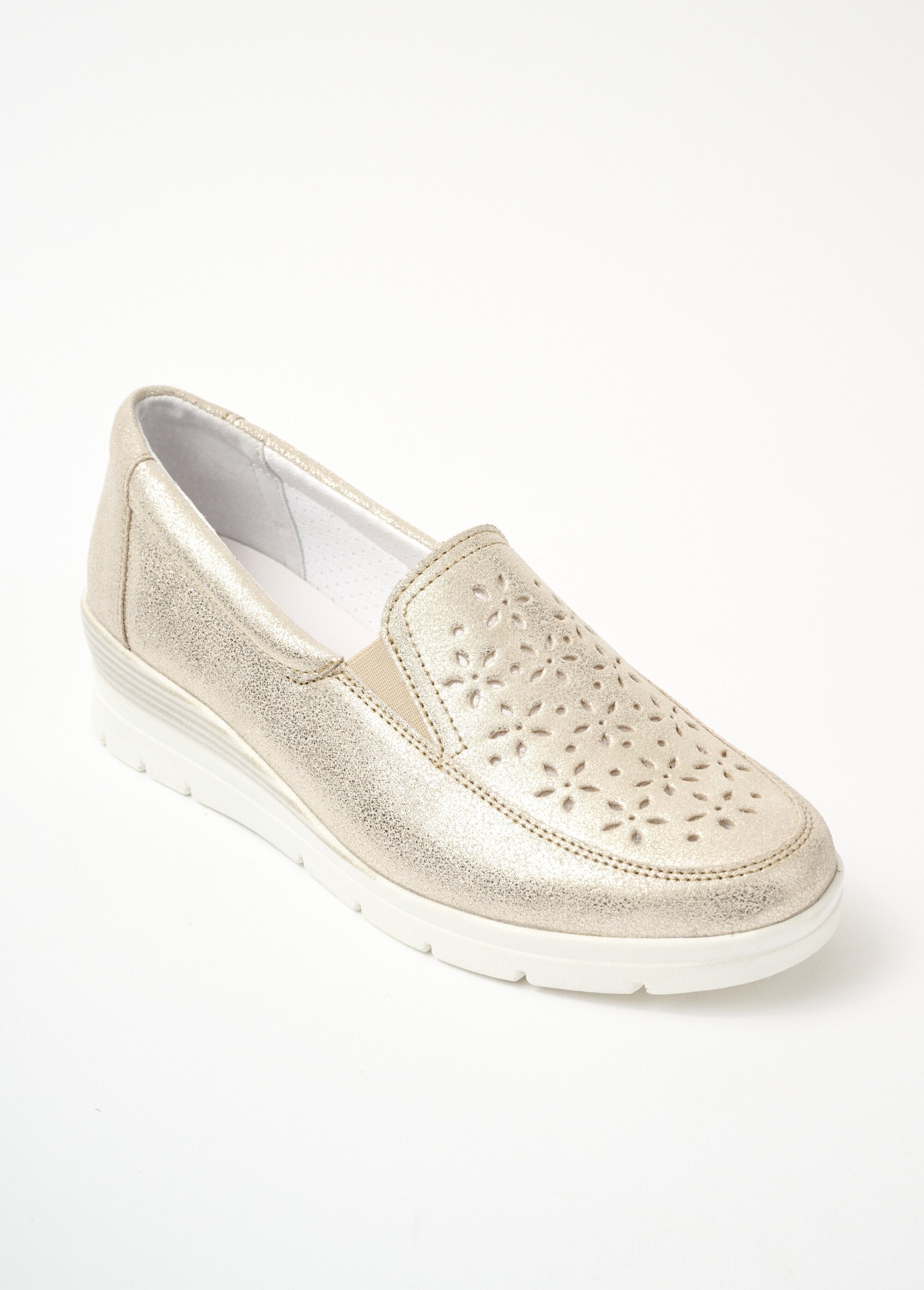 Mocasines_anchos_de_piel_brillante_Dorado_FA1_slim