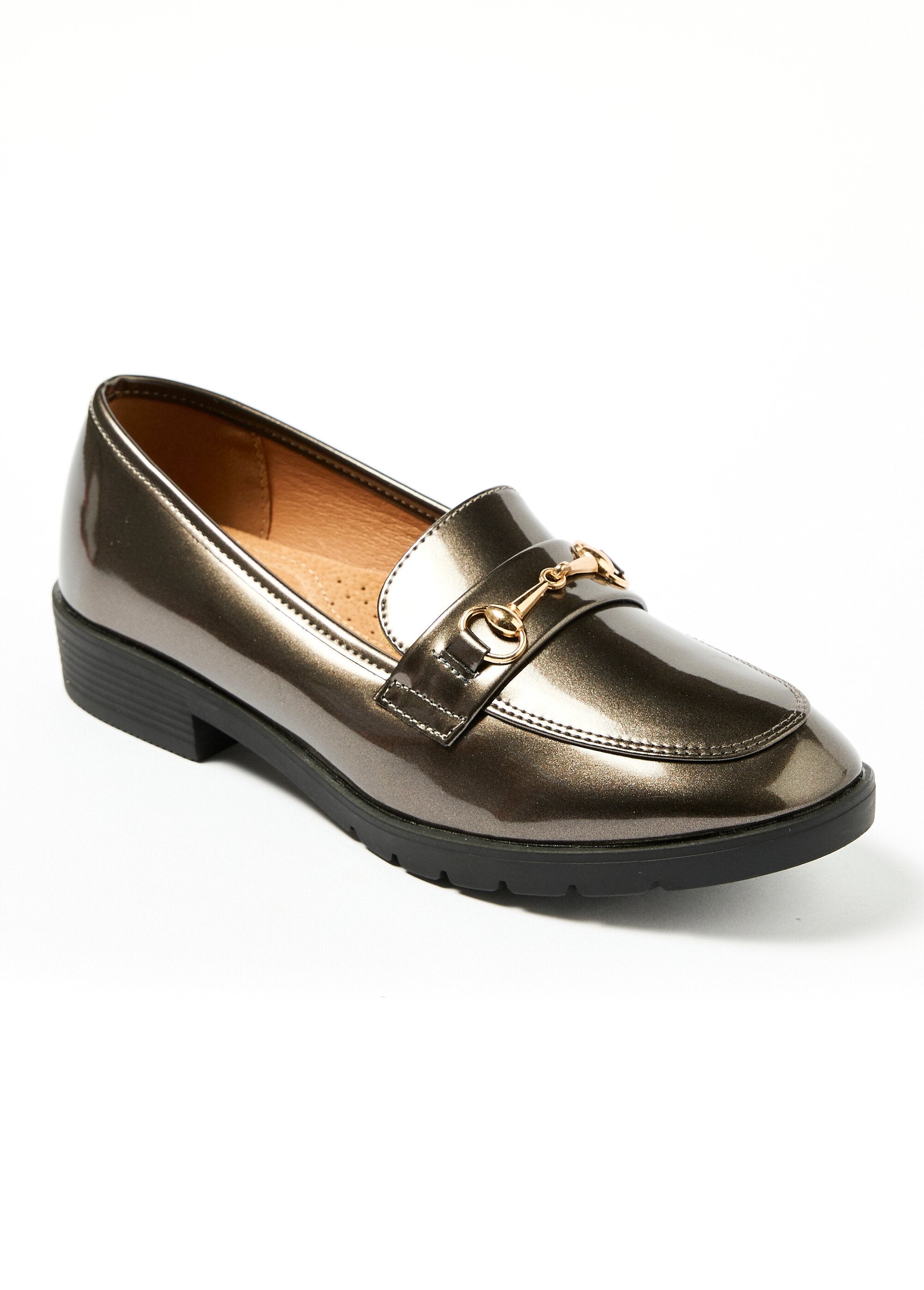 Mocasines_de_charol_con_detalle_metálico_Gris_FA1_slim