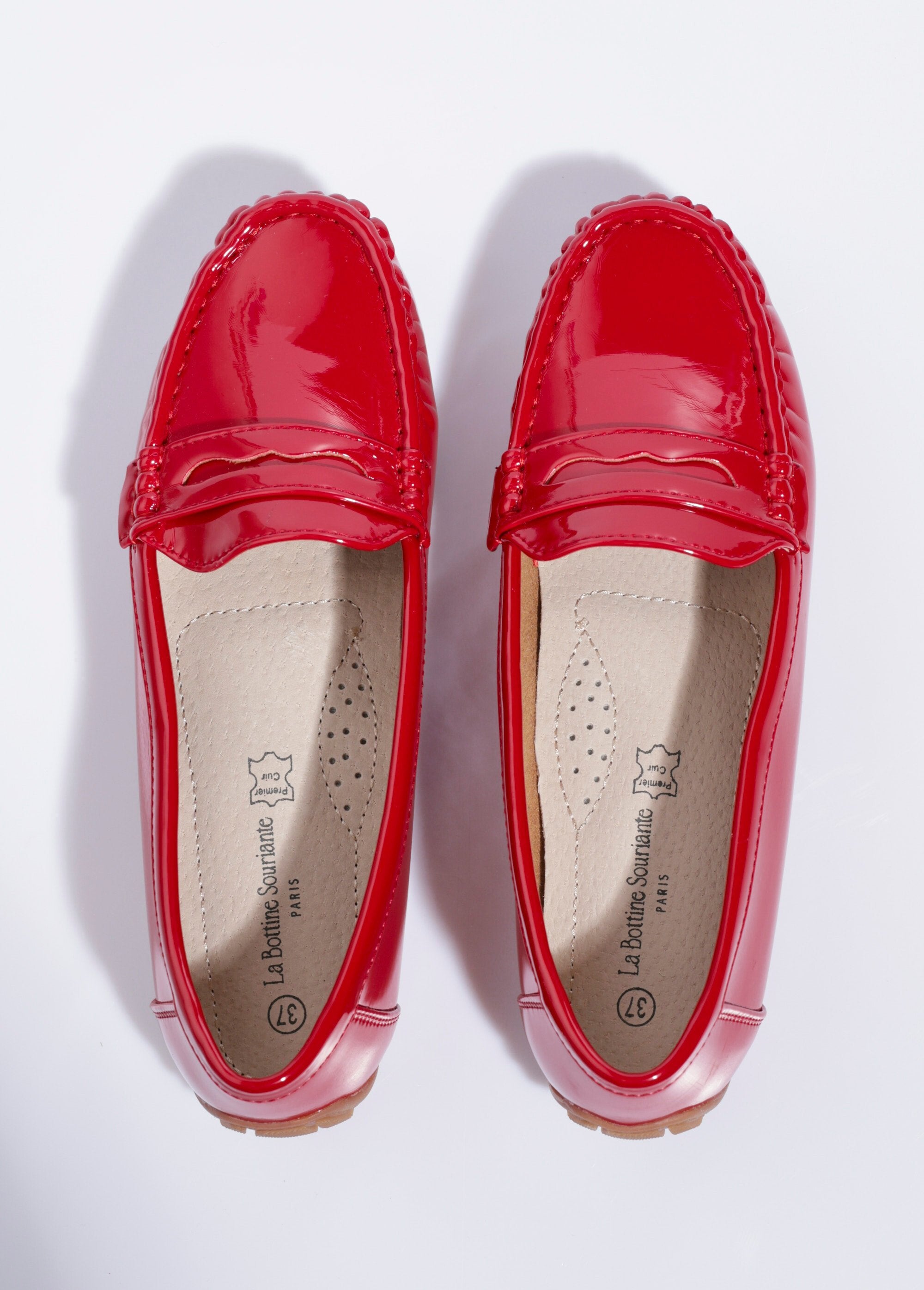 Mocasines_de_charol_con_suela_antideslizante_barniz_rojo_OV1_slim