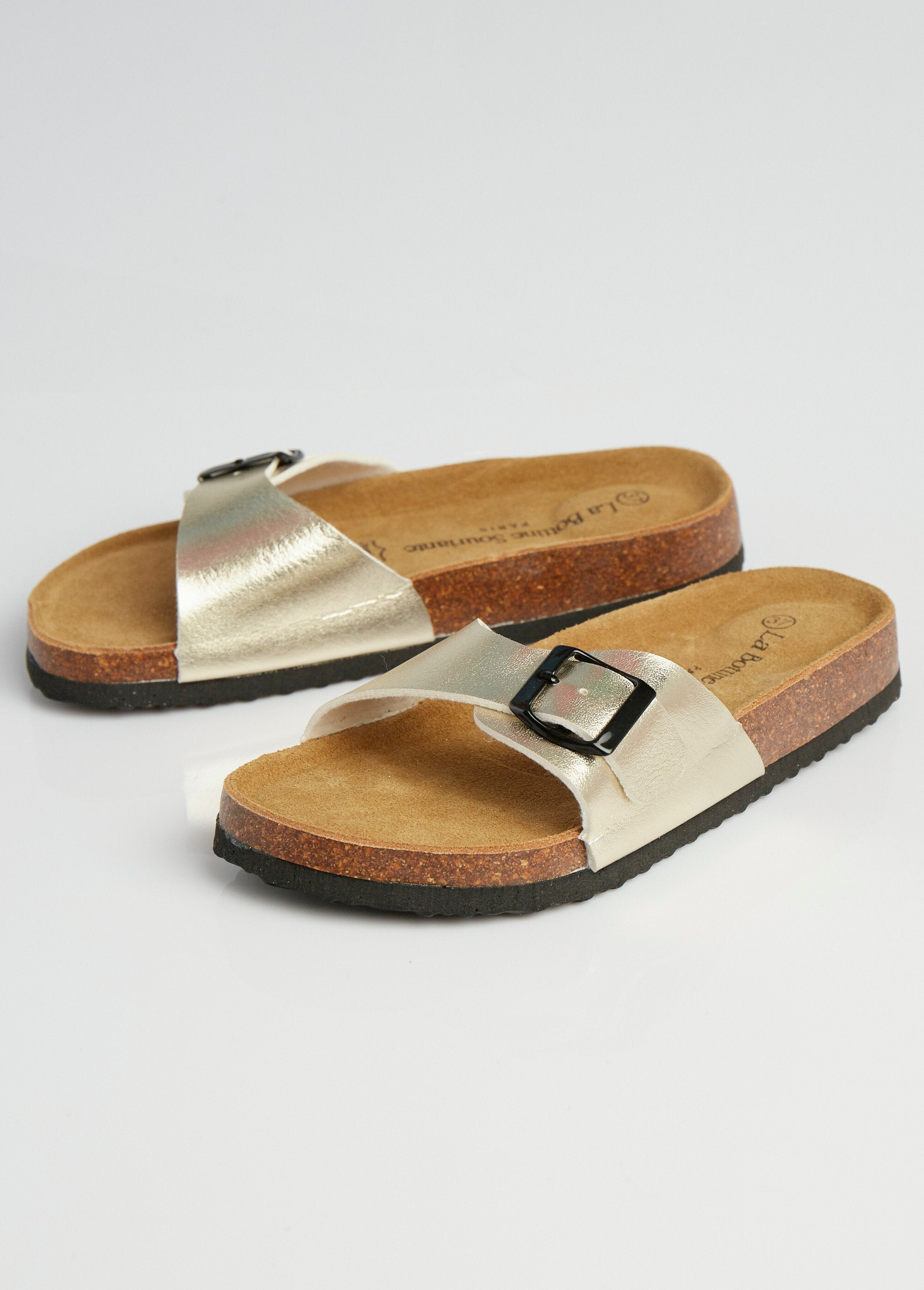 Mules_con_hebilla_y_suela_anatómica_Dorado_DE1_slim