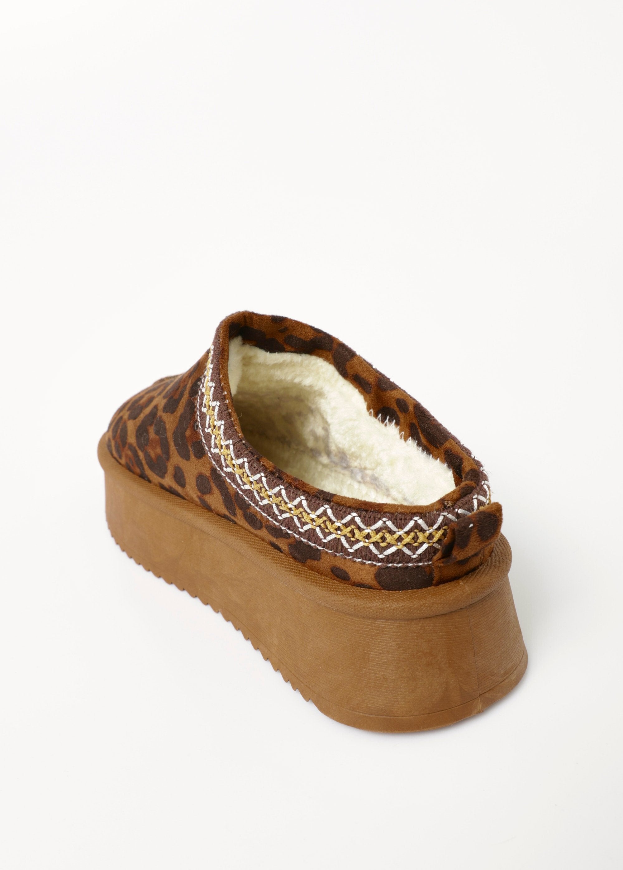 Mules_efecto_ante_con_cuña_y_forro_de_piel_Leopardo_DO1_slim
