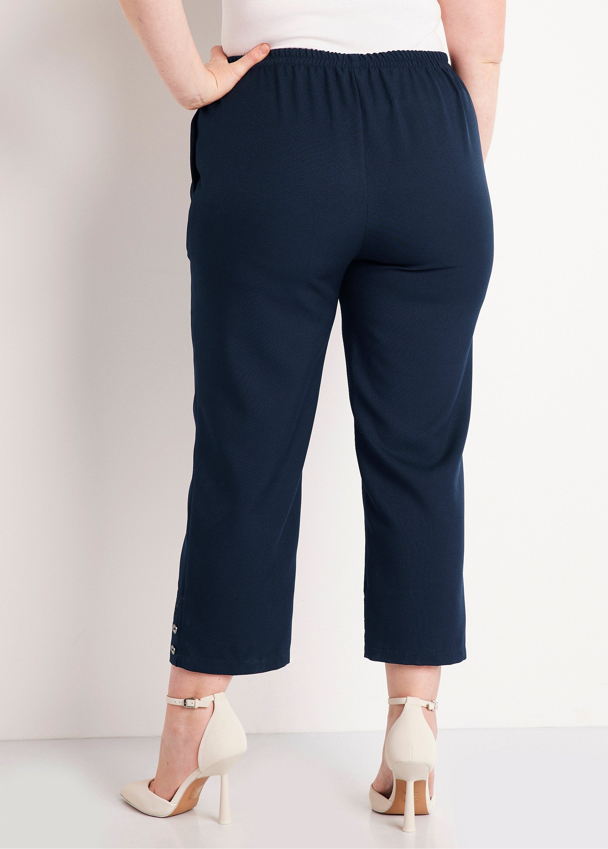 Pantalón_cropped_con_cinturón_elástico_calado_Marina_DO1_curvy