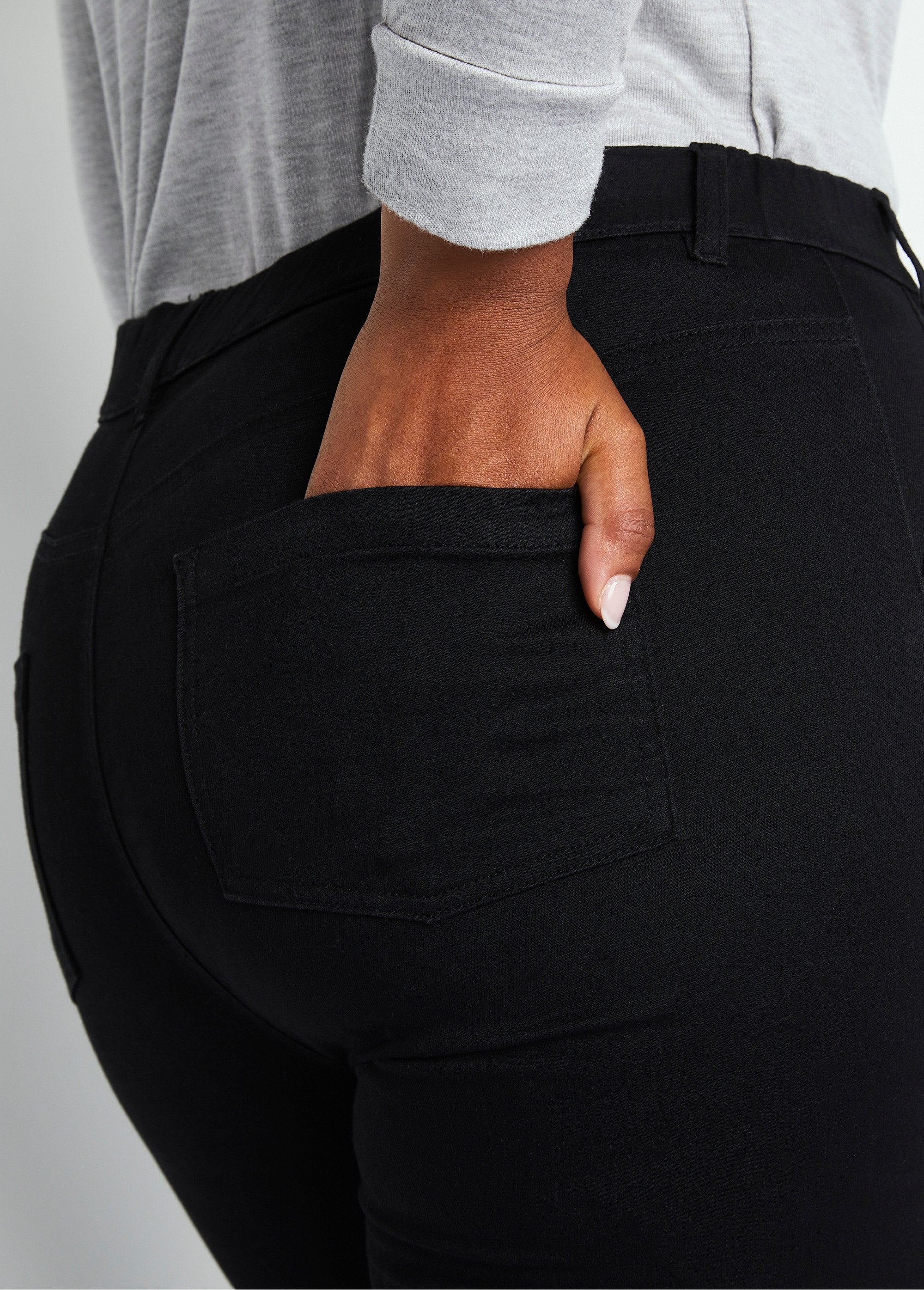 Pantalón_jegging_de_denim_elástico_con_vientre_plano_Negro_DE1_curvy