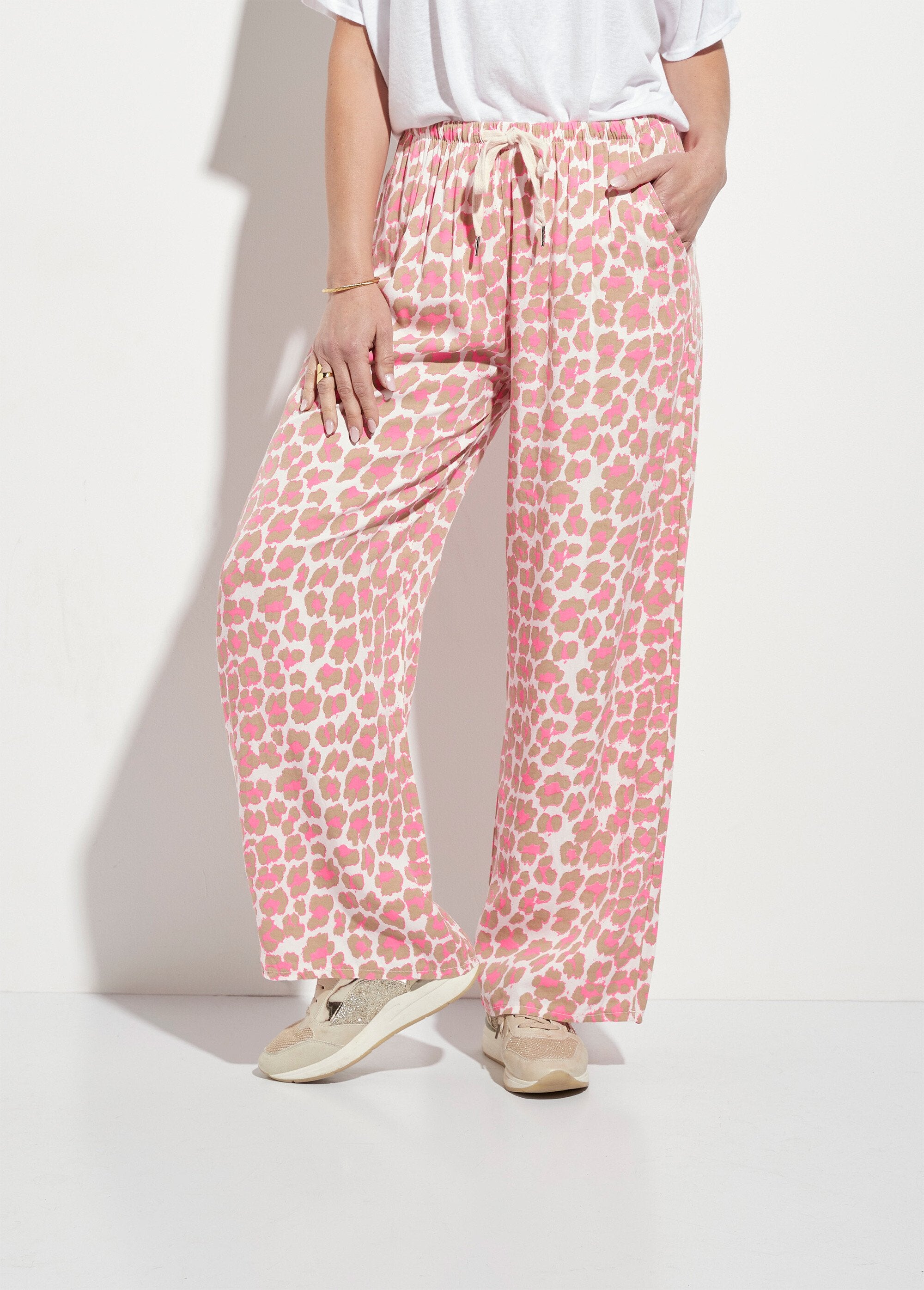 Pantalones_anchos_con_estampado_de_leopardo_neón_Taupe_y_fucsia_FA1_slim