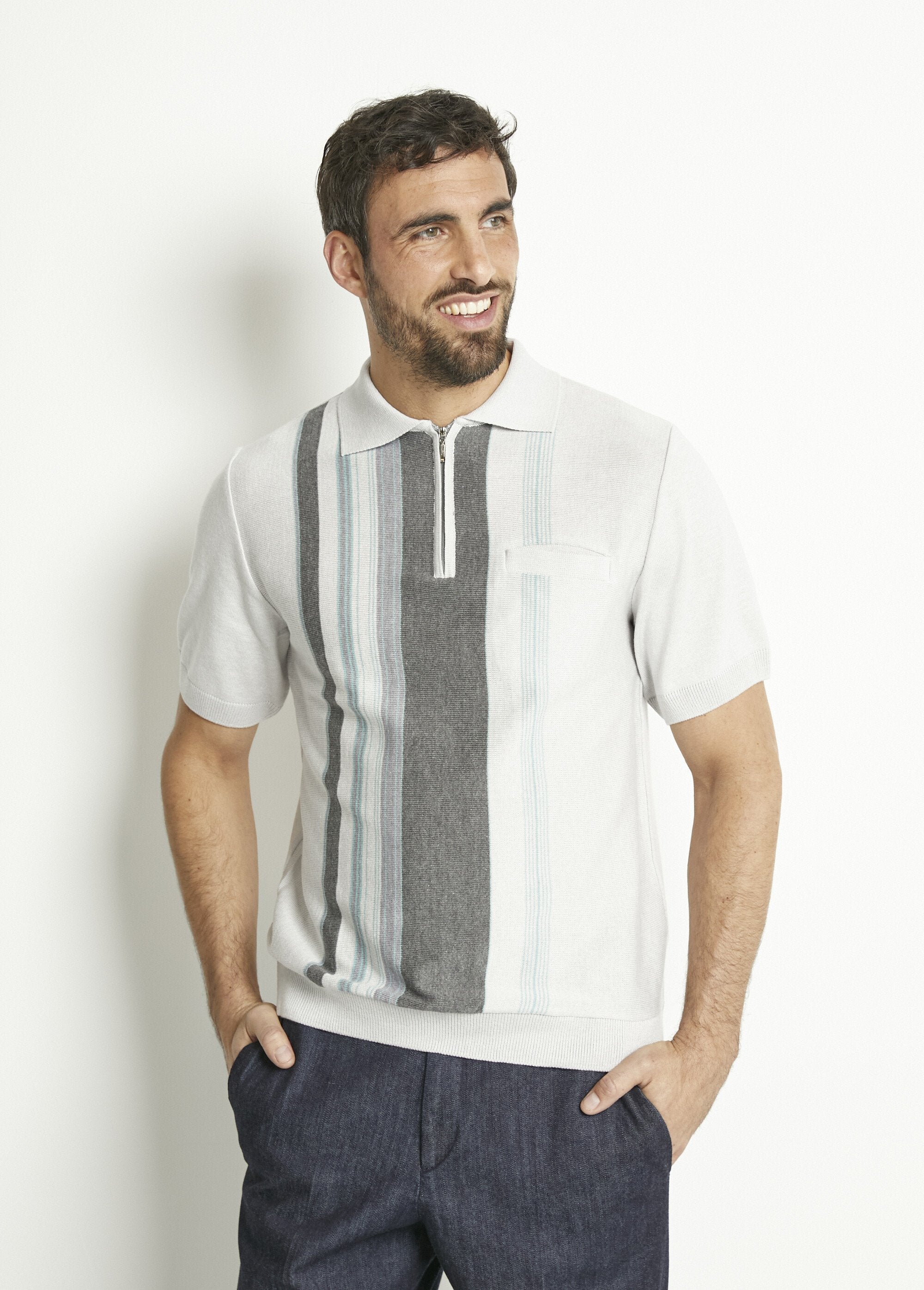 Polo_de_manga_corta_con_cremallera_y_rayas_jacquard_Gris_FA1_slim