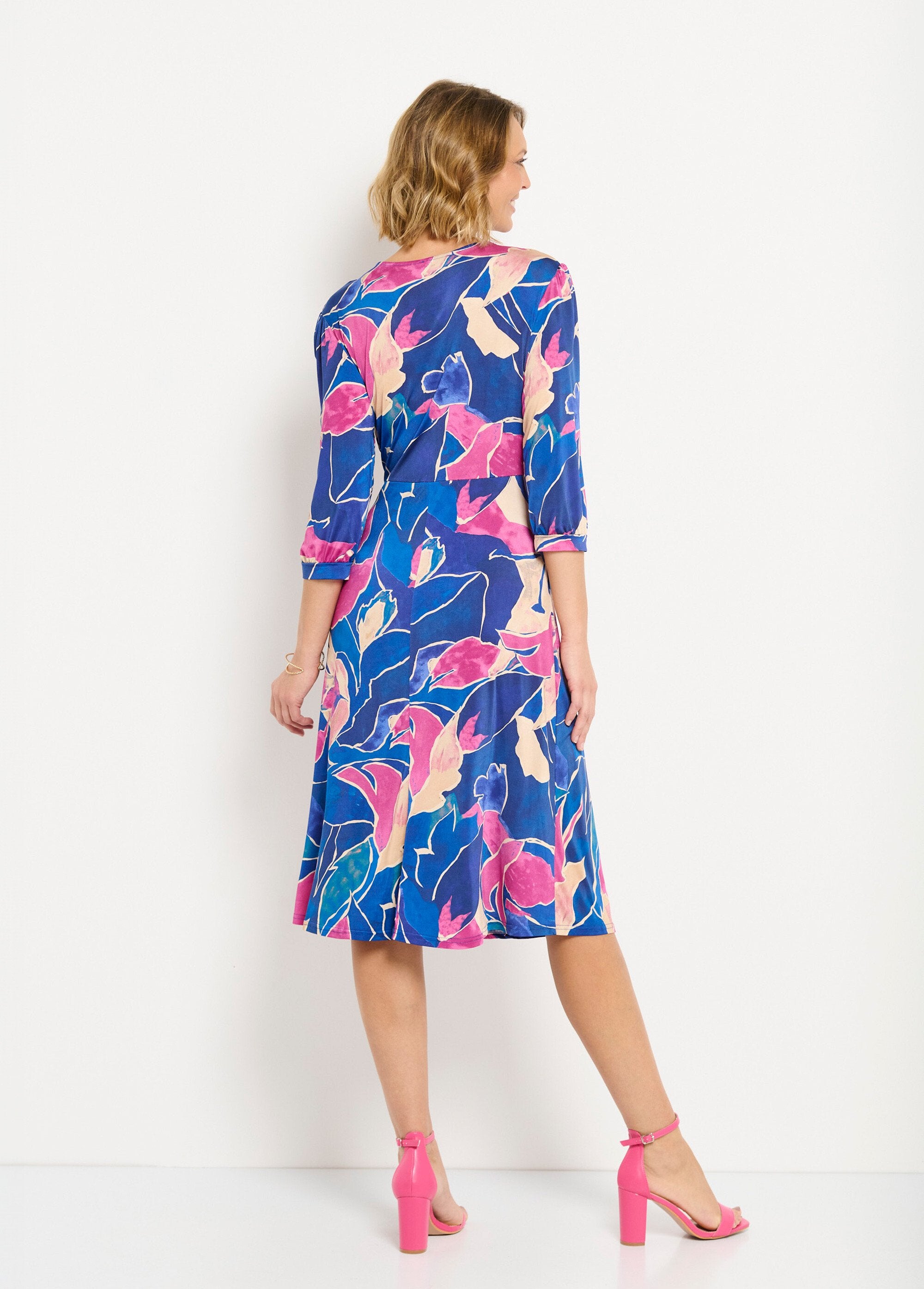 Vestido_corto_evasé_cruzado_floral_azul_y_rosa_DO1_slim