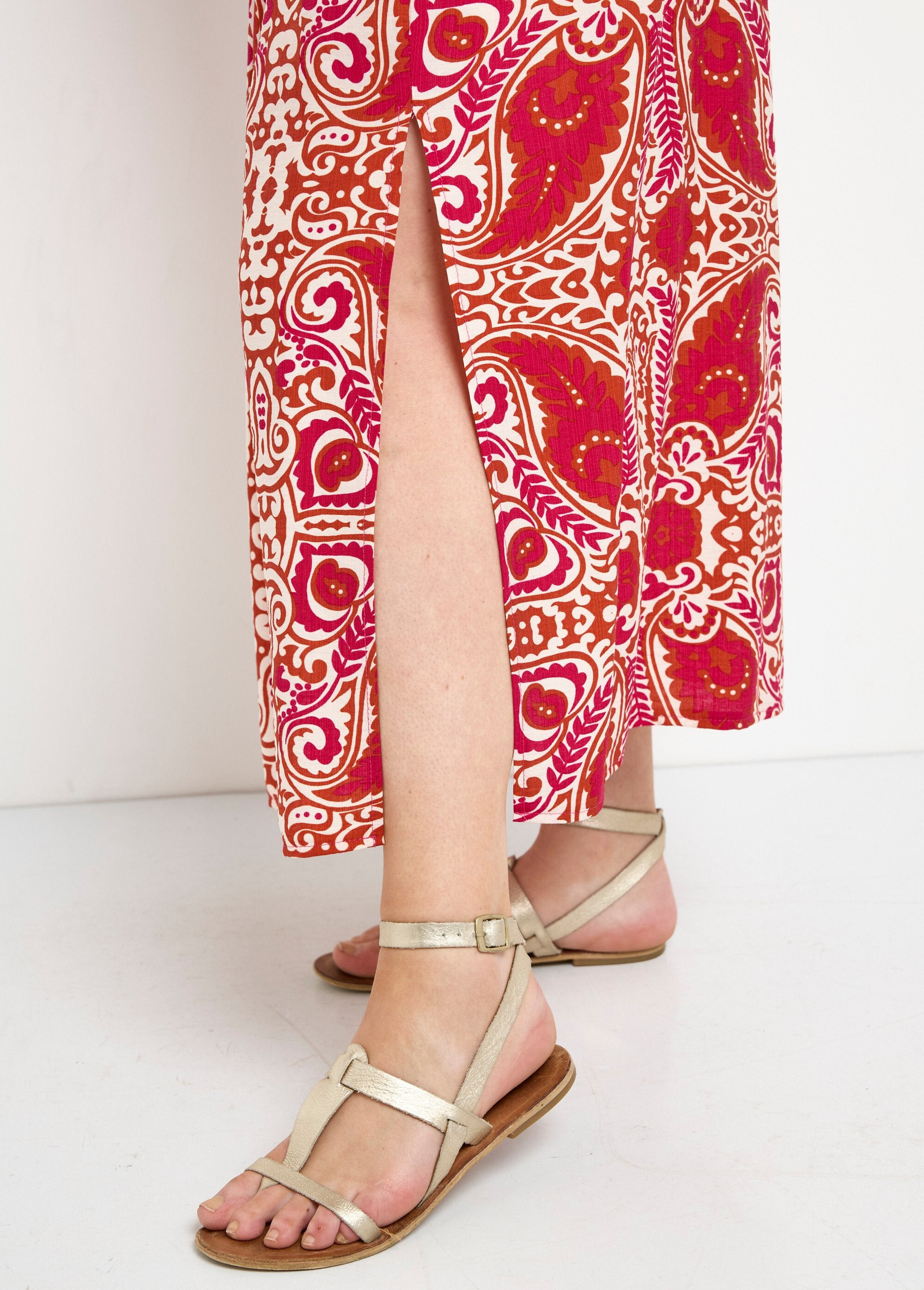 Vestido_largo_cruzado_con_estampado_étnico_Estampados_de_rosas_DE2_curvy