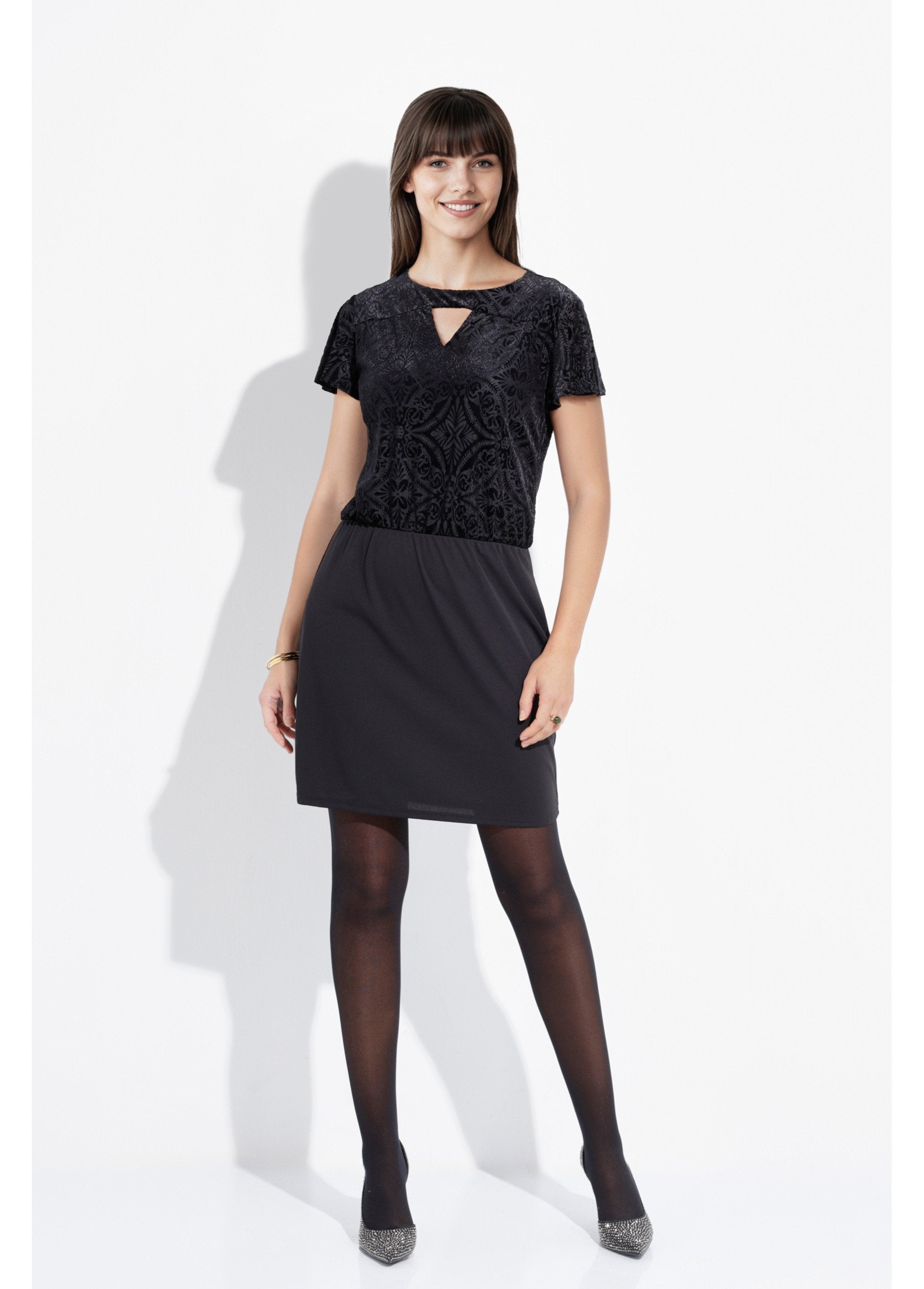 Elegante_vestido_recto_en_terciopelo_devoré_y_punto._Negro_FA1_slim