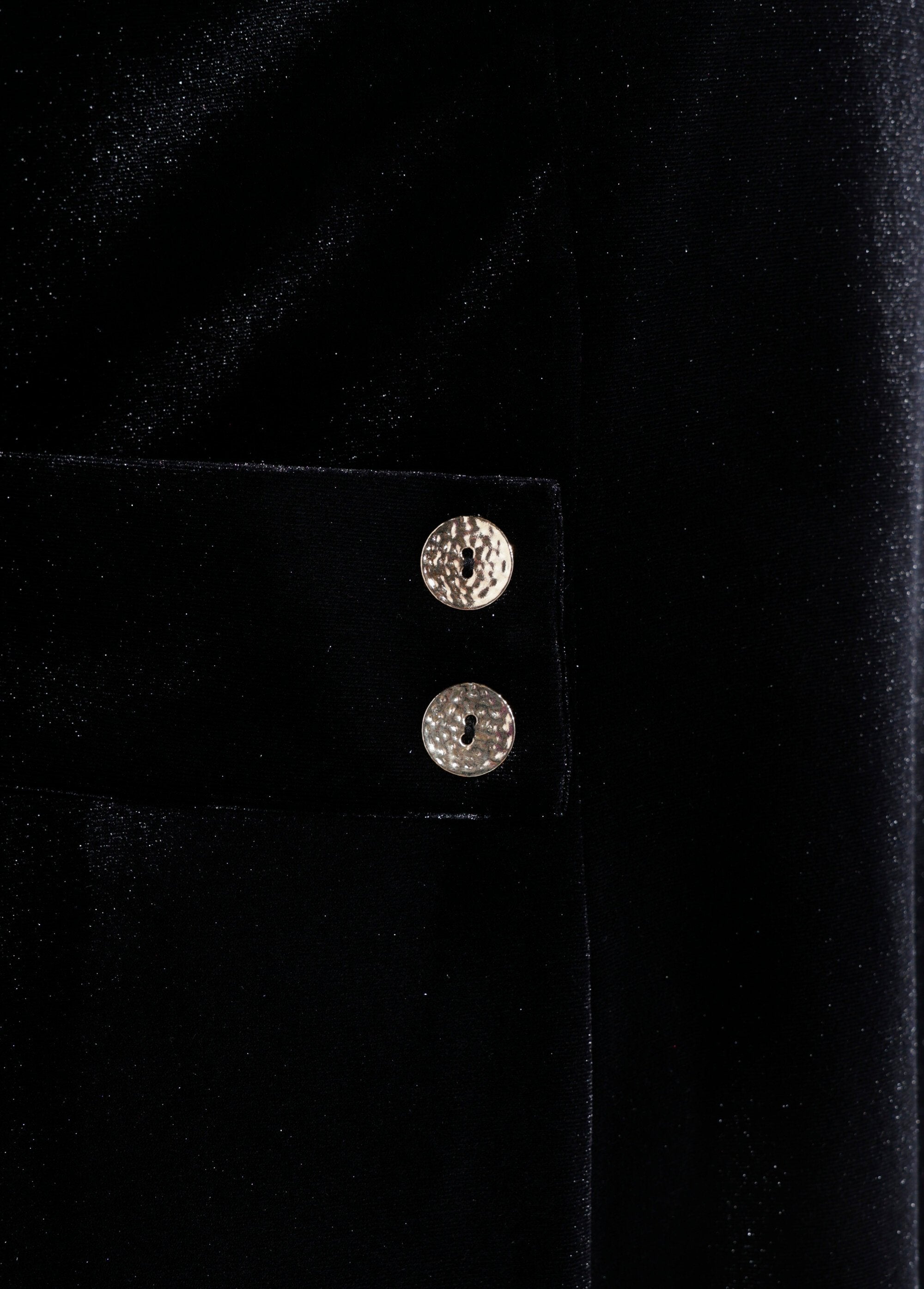 Vestido_de_terciopelo_con_cuello_redondo_y_cintura_definida_Negro_DE1_slim