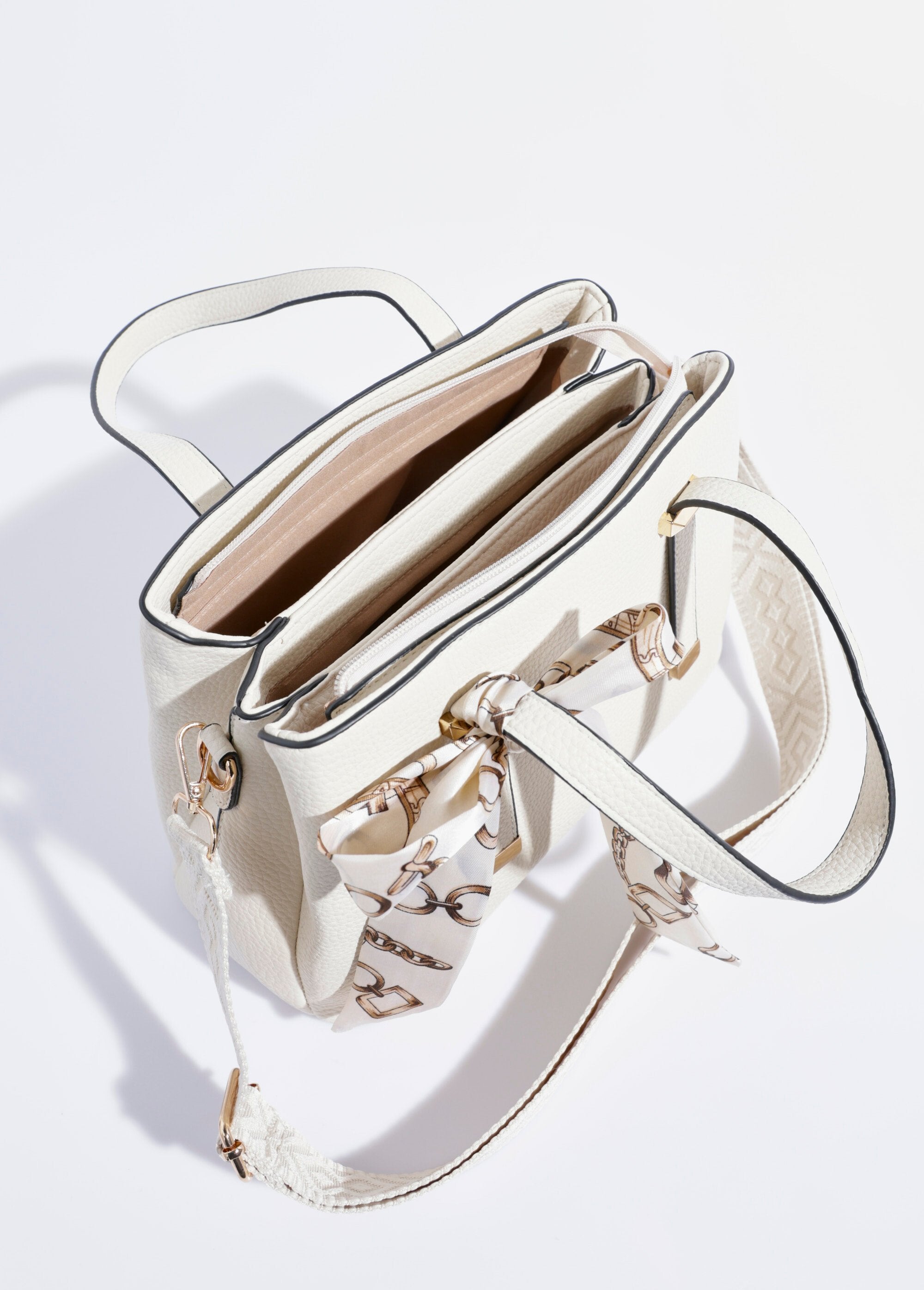 Bolso_para_llevar_al_hombro_o_en_la_mano._Beige_DE1_slim