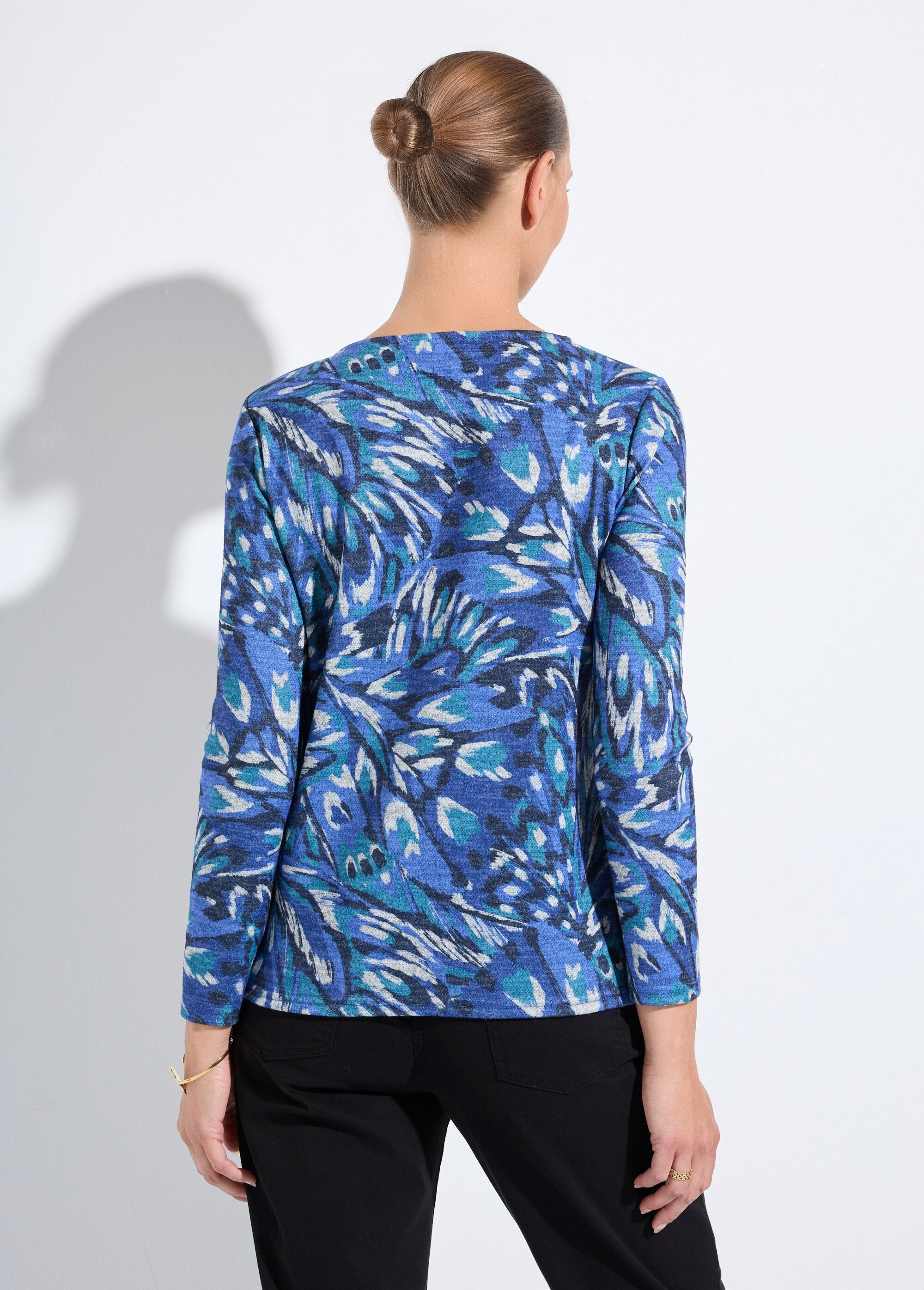 Camiseta_cálida_estampada_con_cuello_redondo_Plano_DO1_slim
