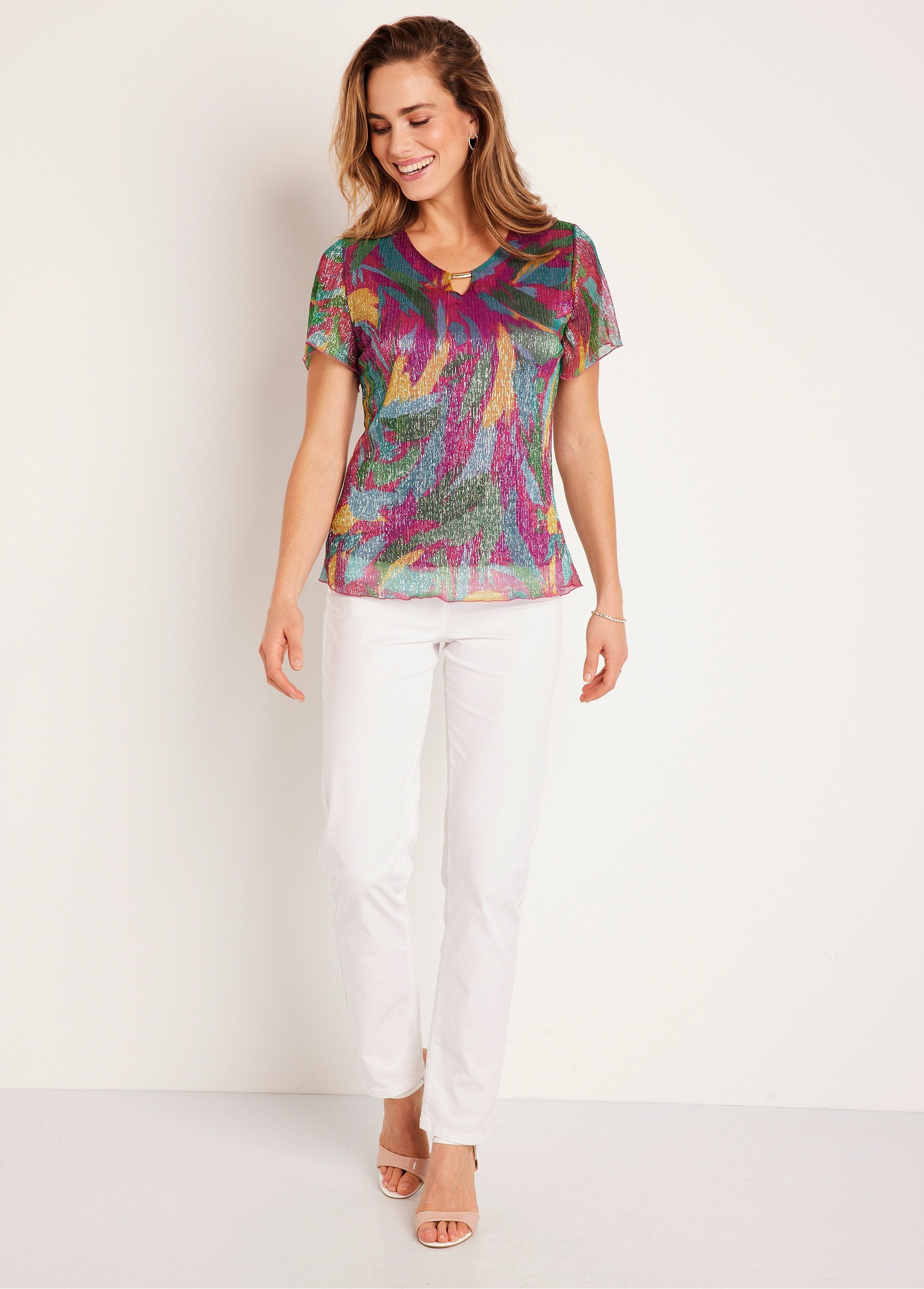 Camiseta_corta_con_estampado_de_follaje_dorado_fucsia_y_verde_SF1_slim