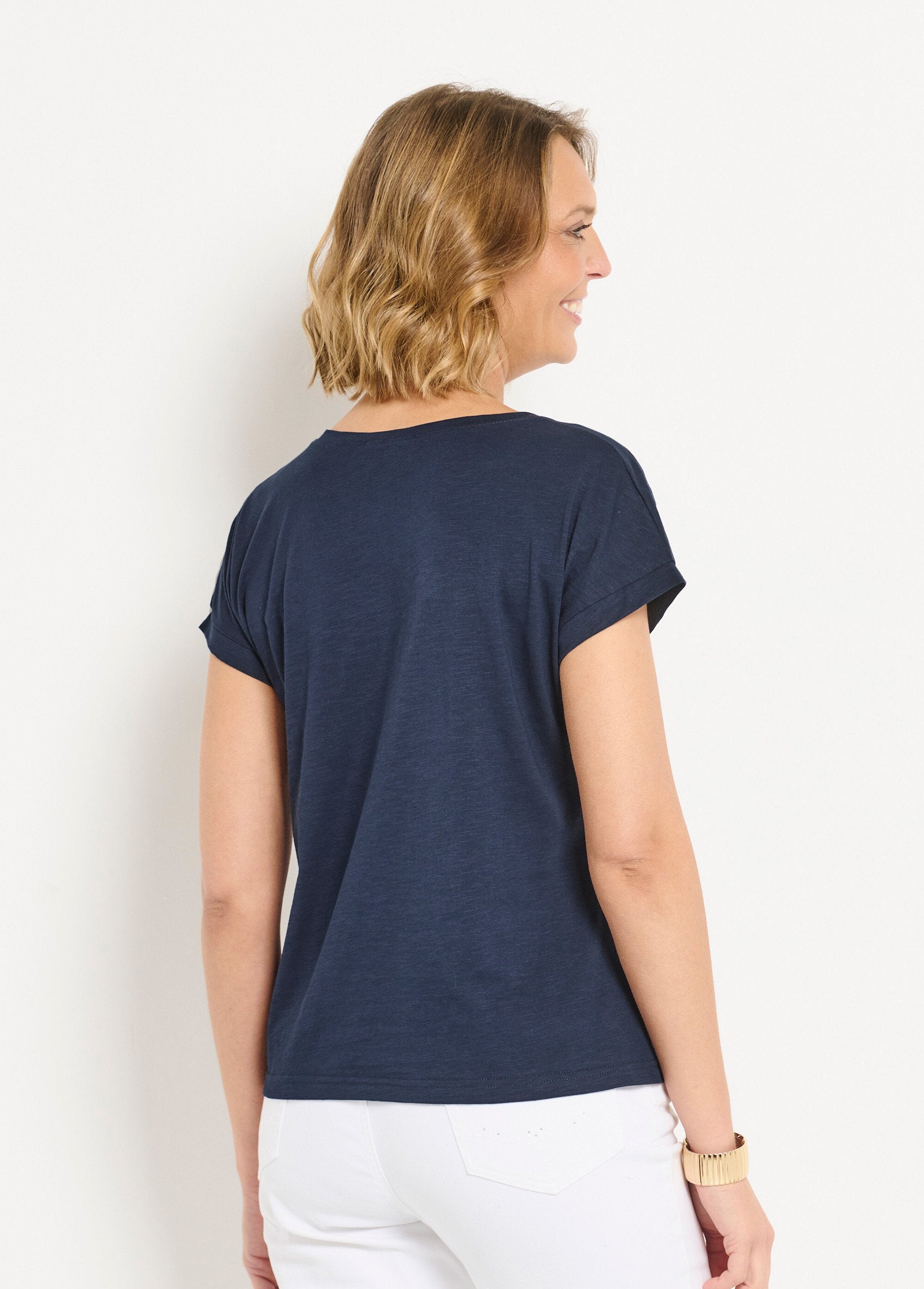 Camiseta_lisa_de_manga_corta_con_bordado_calado_Marina_DO1_slim