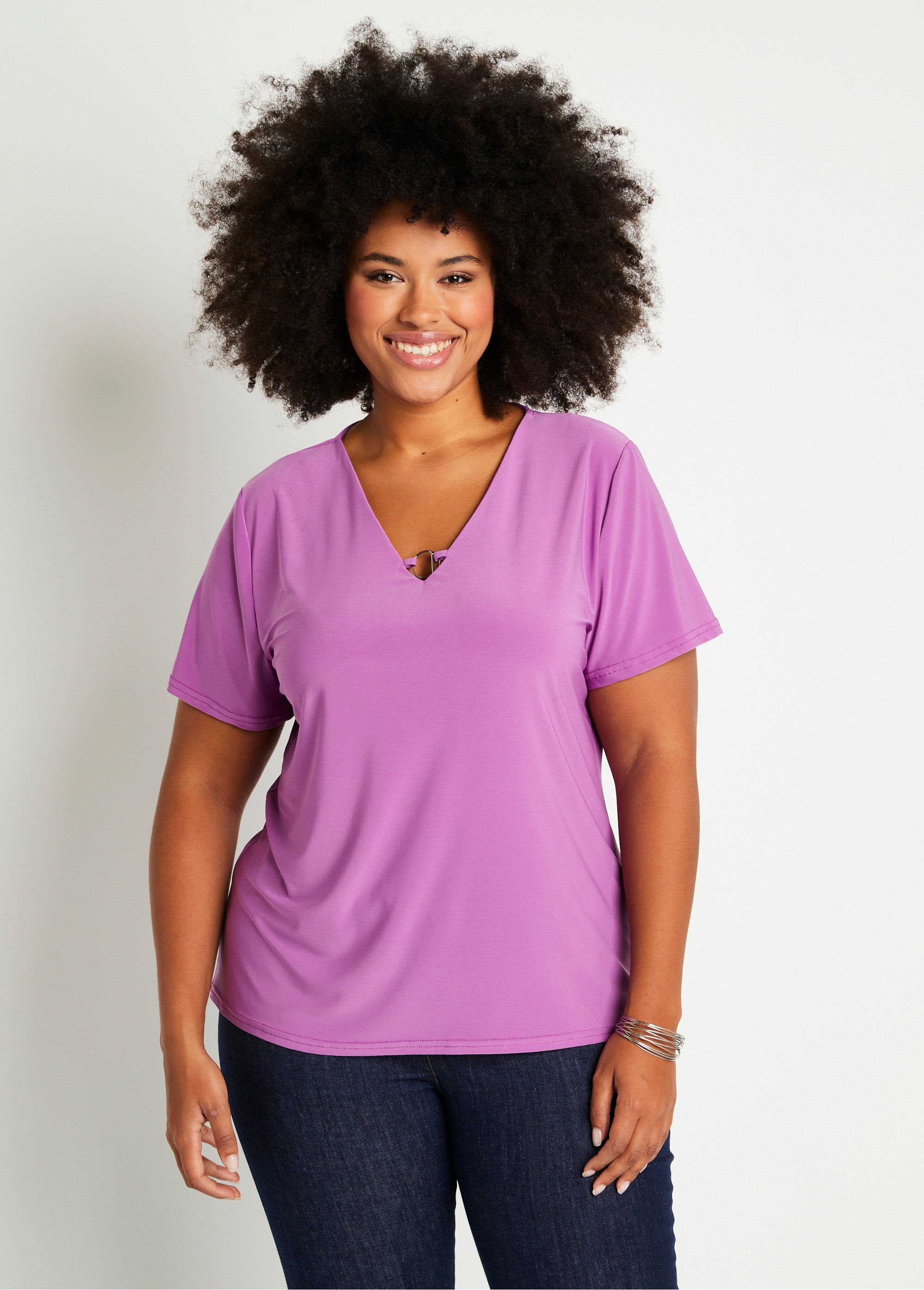 Camiseta_de_manga_corta_lisa_o_estampada_Morado_liso_FA1_curvy