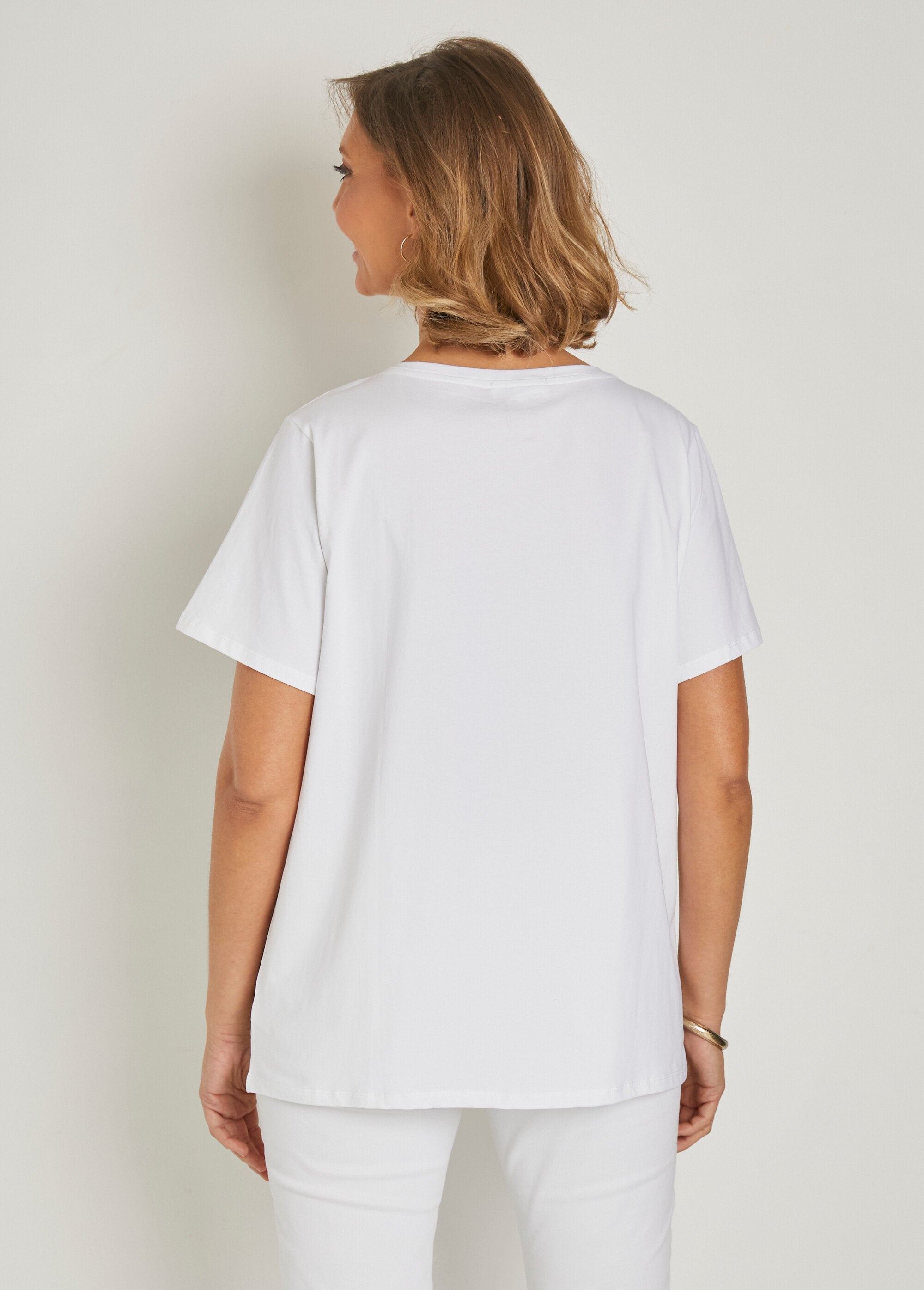 Camiseta_de_manga_corta_con_corazones_bordados_Blanco,_Blanca_DO1_slim