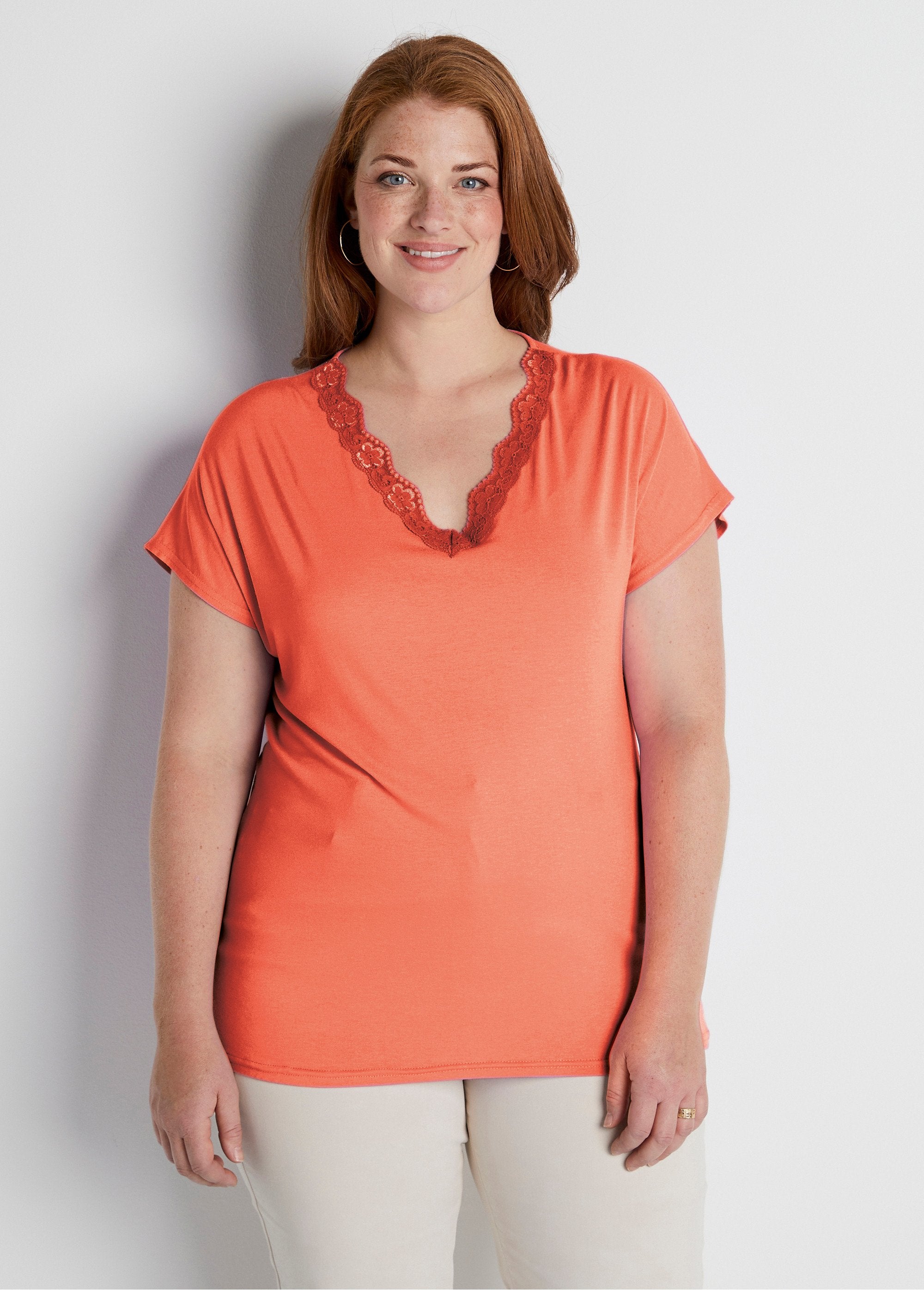 Camiseta_corta_de_encaje_elástico_Coral_FA1_curvy