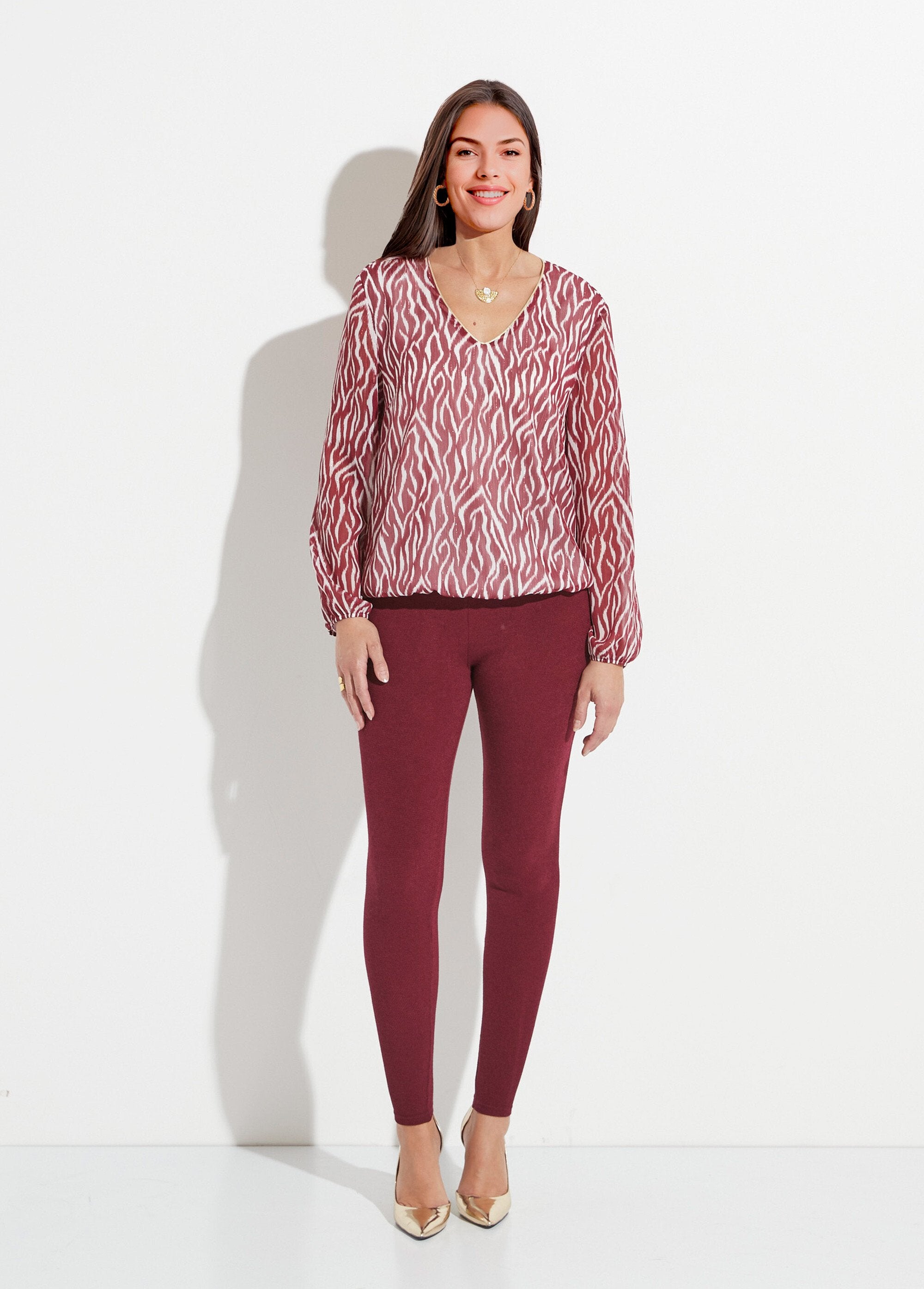 Túnica_con_cuello_en_V_y_forro_de_voile_estampado_Estampado_burdeos_SF1_slim