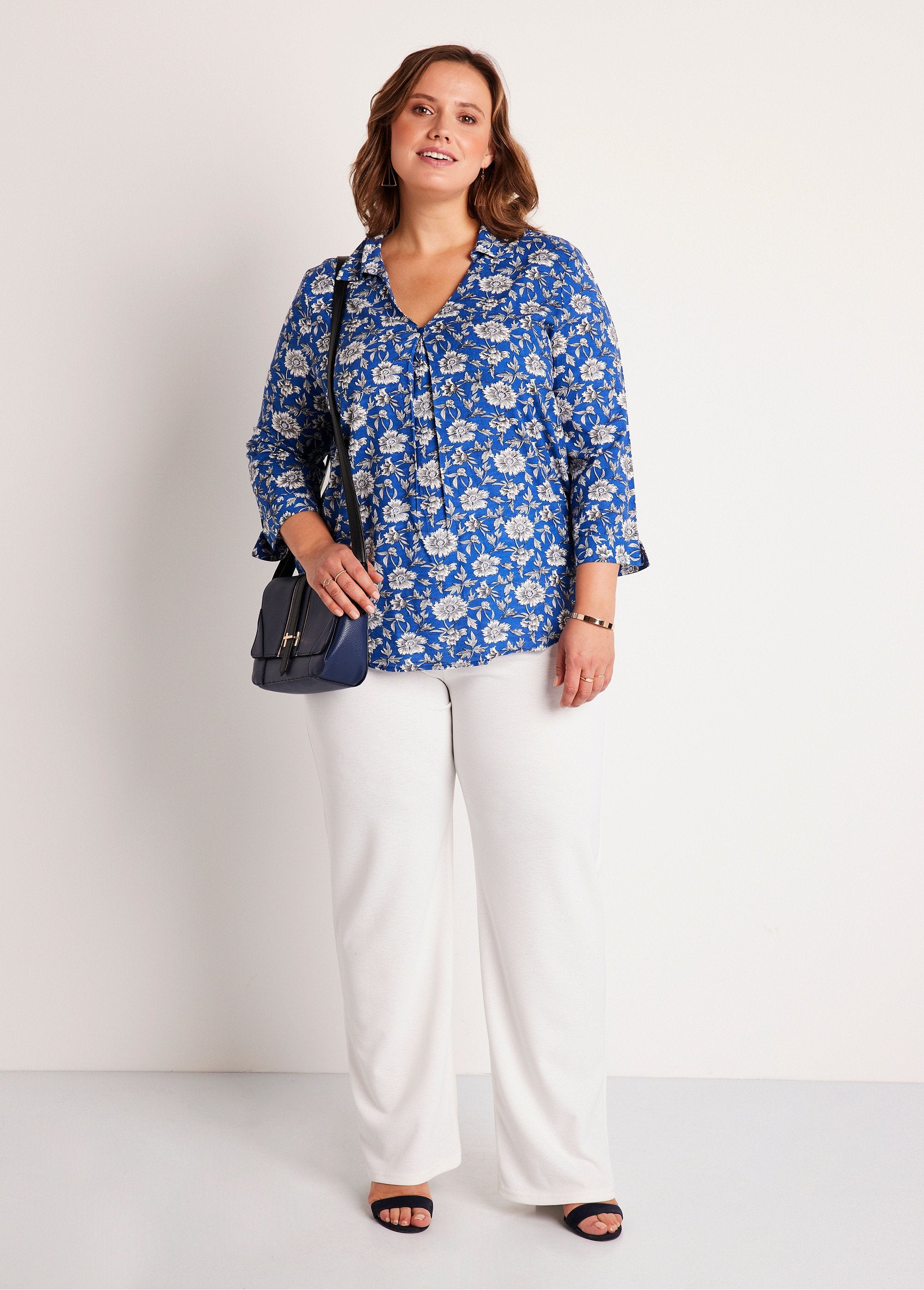 Túnica_larga_evasé_floral_Azul_y_blanco_SF1_curvy