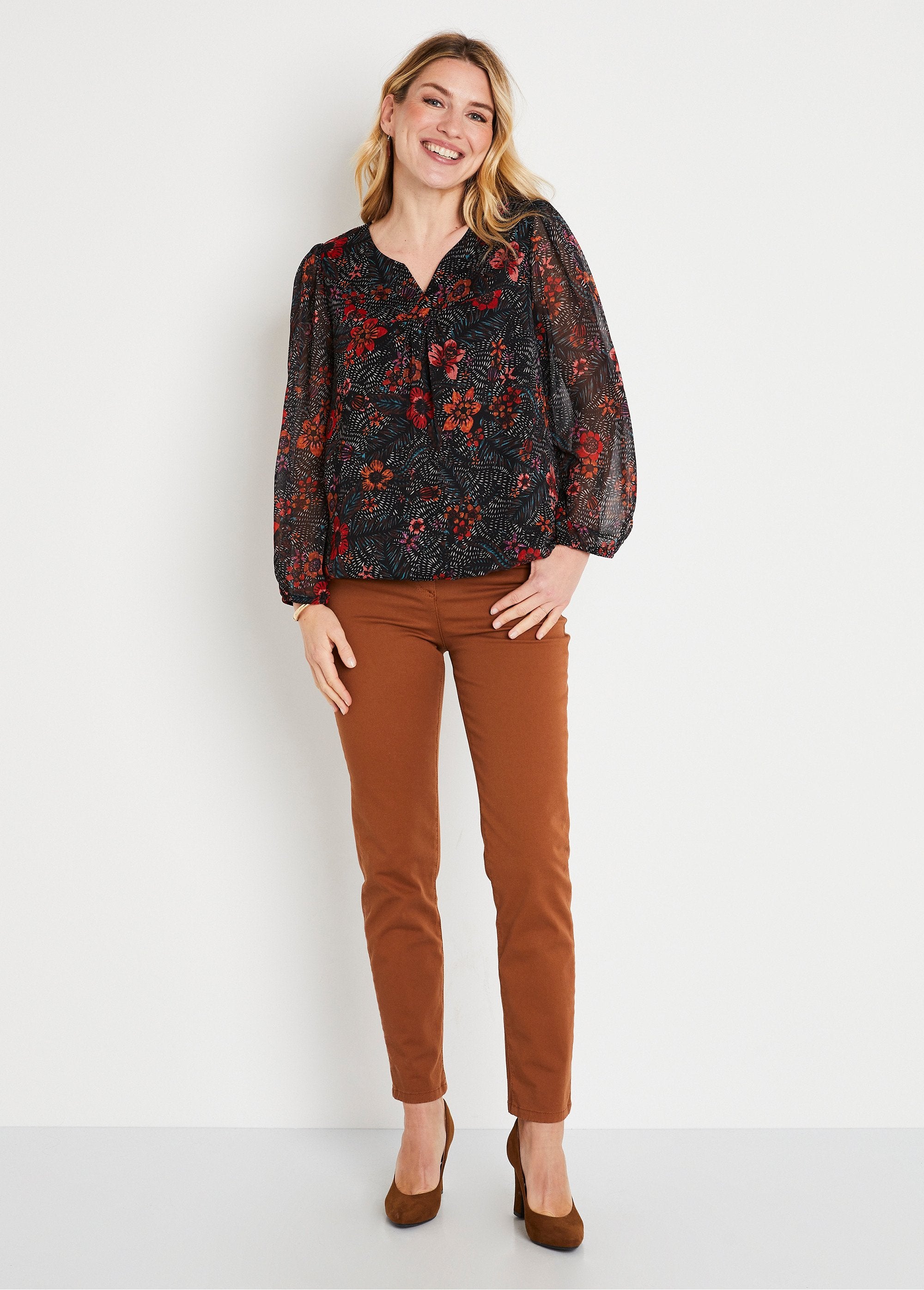 Túnica_larga_blusante_en_voile_floral_Noir_et_rouge_SF1_slim