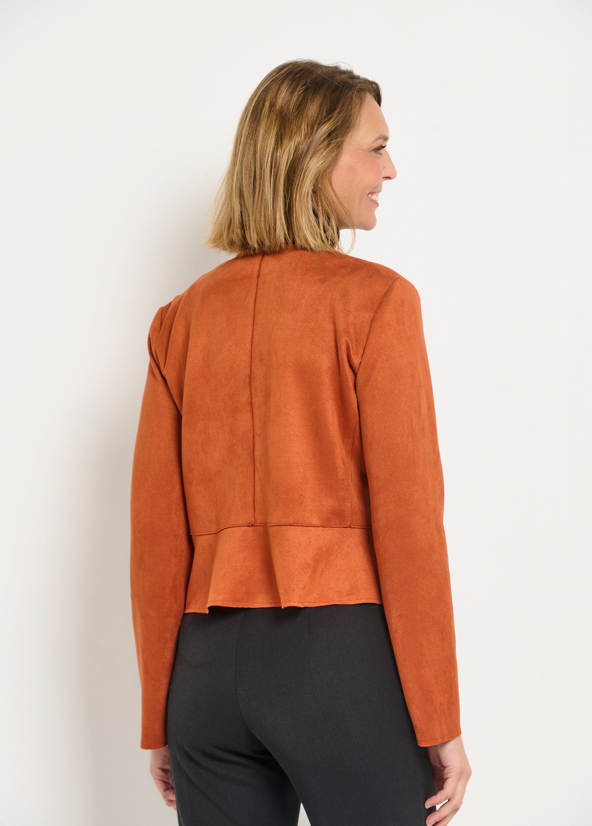 Chaqueta_corta_con_peplum_de_ante_Óxido_DO1_slim