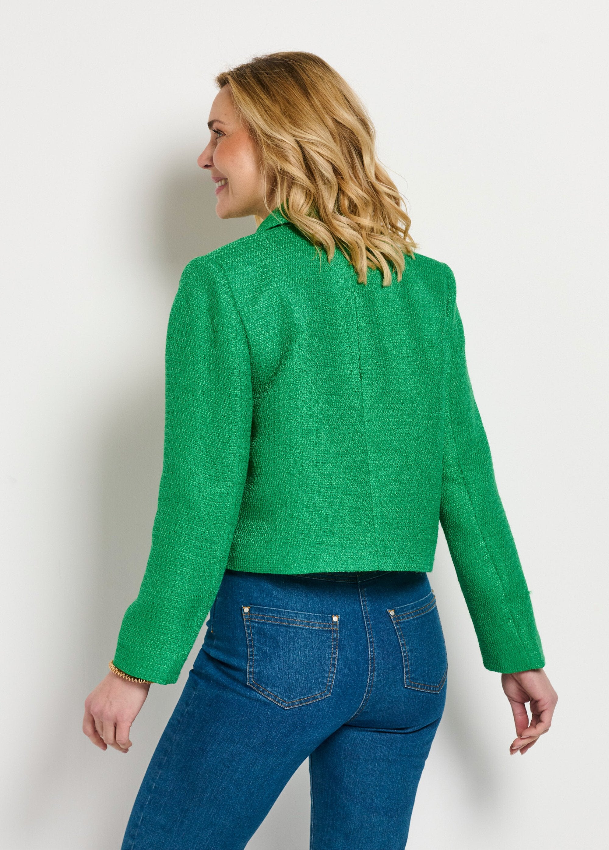 Chaqueta_corta_recta_con_botones_en_tejido_cesto_liso_Verde_DO1_slim