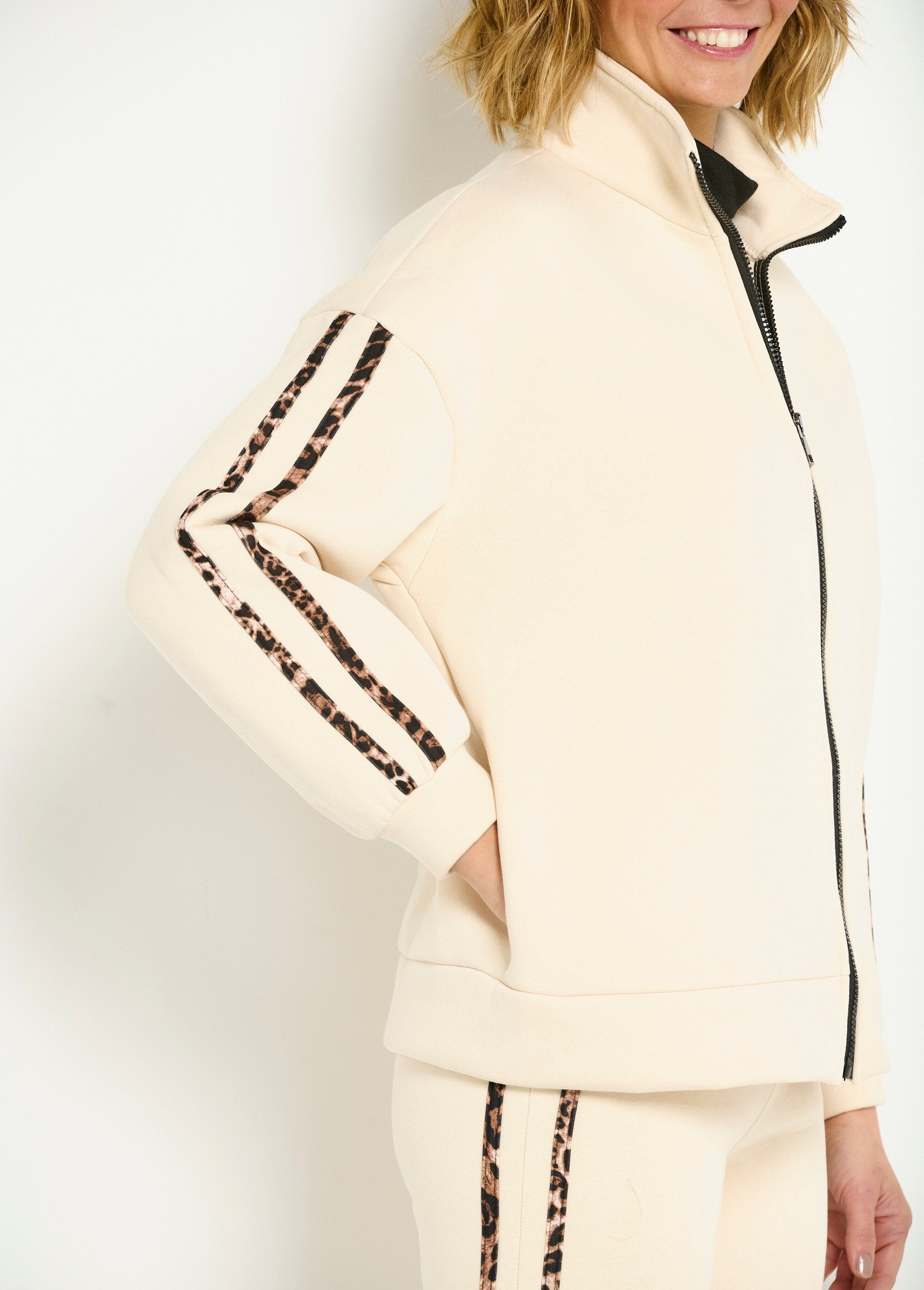 Chaqueta_polar_confort_con_rayas_de_leopardo_Beige_DE2_slim